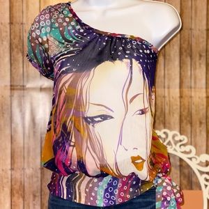 🔴SOLD!! 💅🏼 One Shoulder Top Size M Multicolor